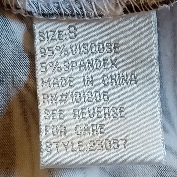 EUC Soft Surroundings Wrap/Surplice Black & White Print Top Size Small - Picture 5 of 6